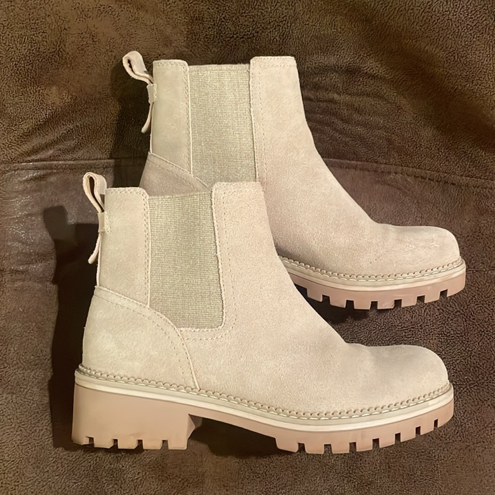 Crown Vintage Karina Chelsea boots